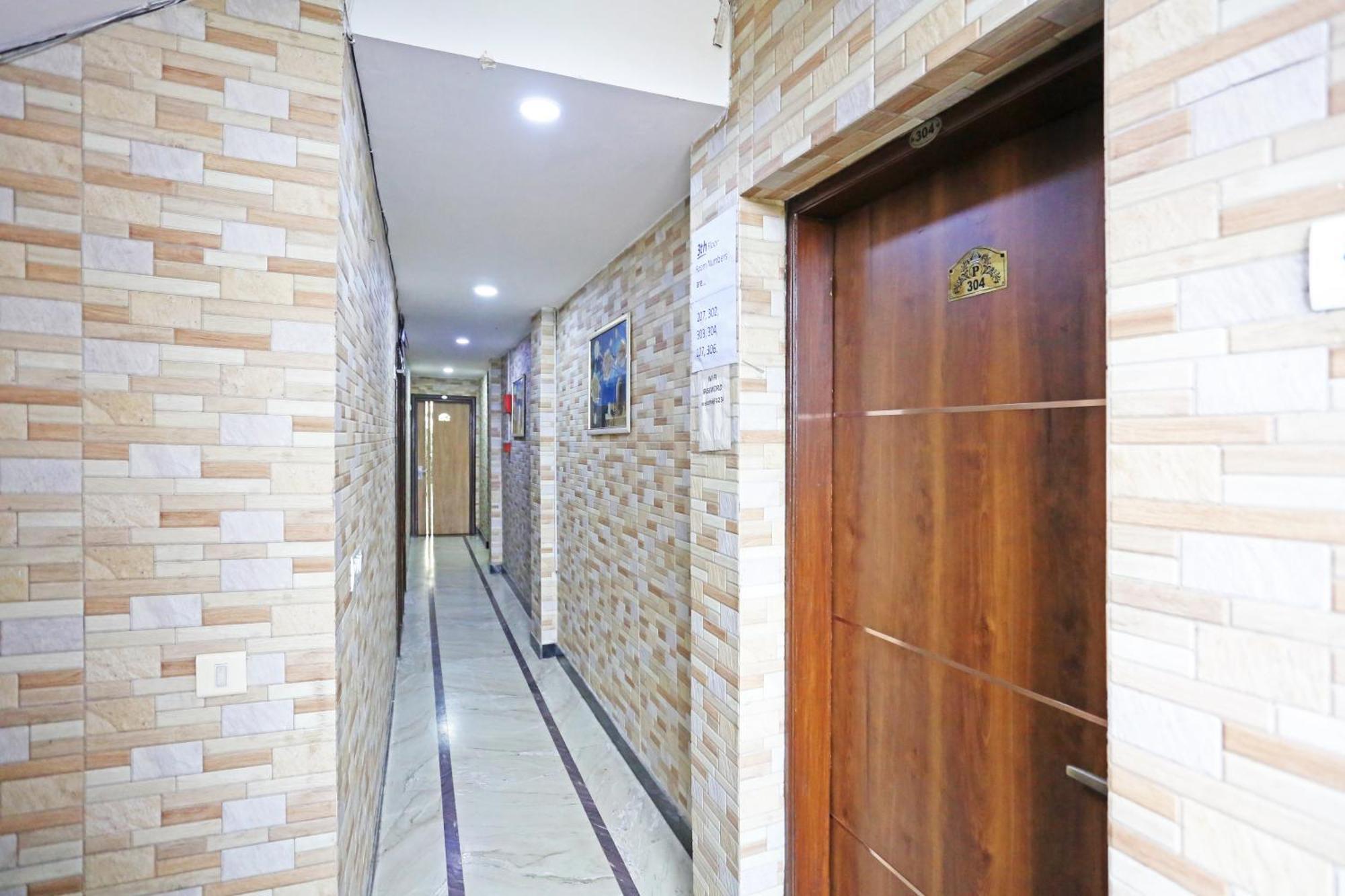 Hotel Preet Palace -5 Mints Walk From Nizamuddin Railway Station Neu-Delhi Exterior foto