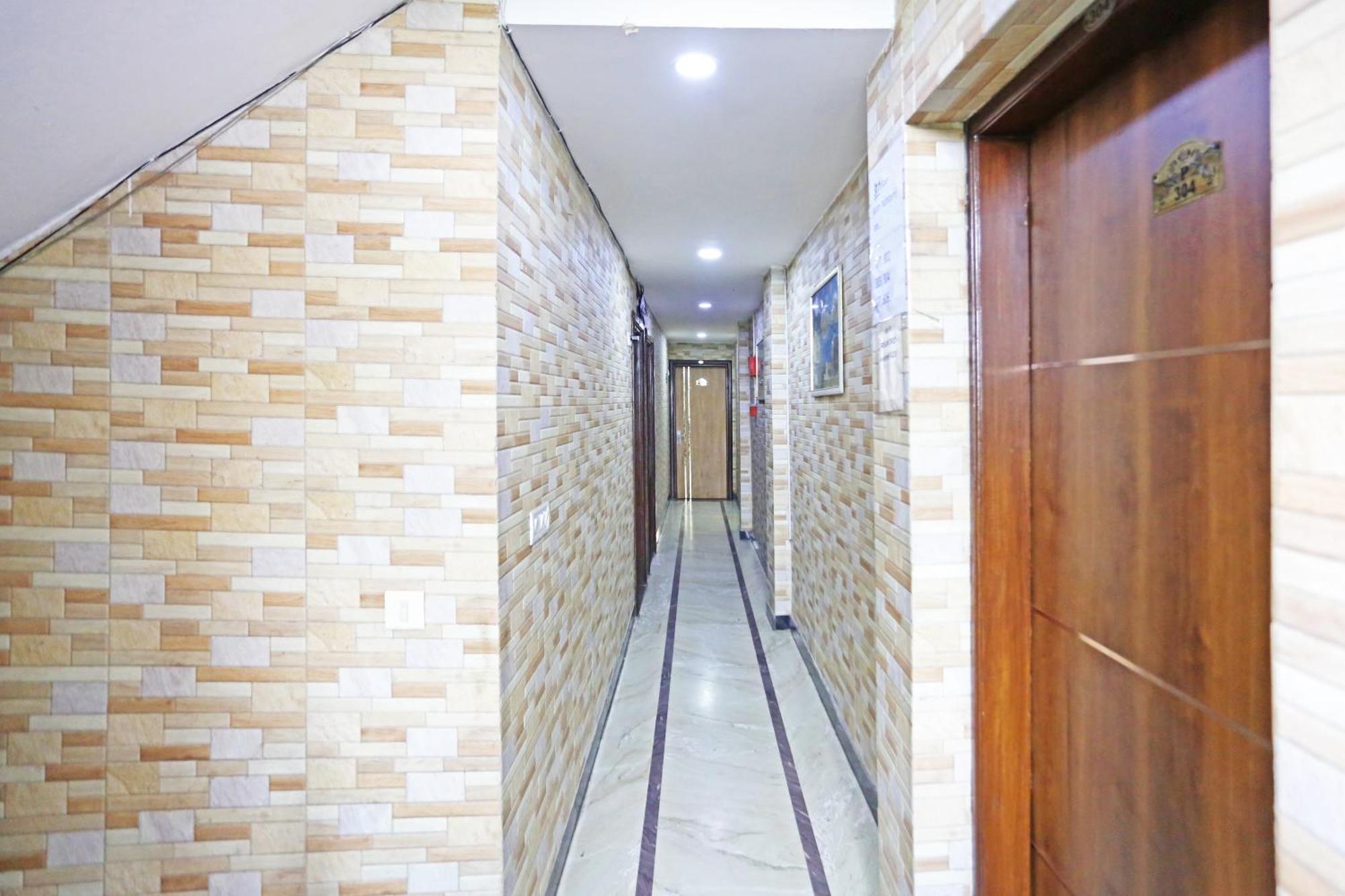 Hotel Preet Palace -5 Mints Walk From Nizamuddin Railway Station Neu-Delhi Exterior foto