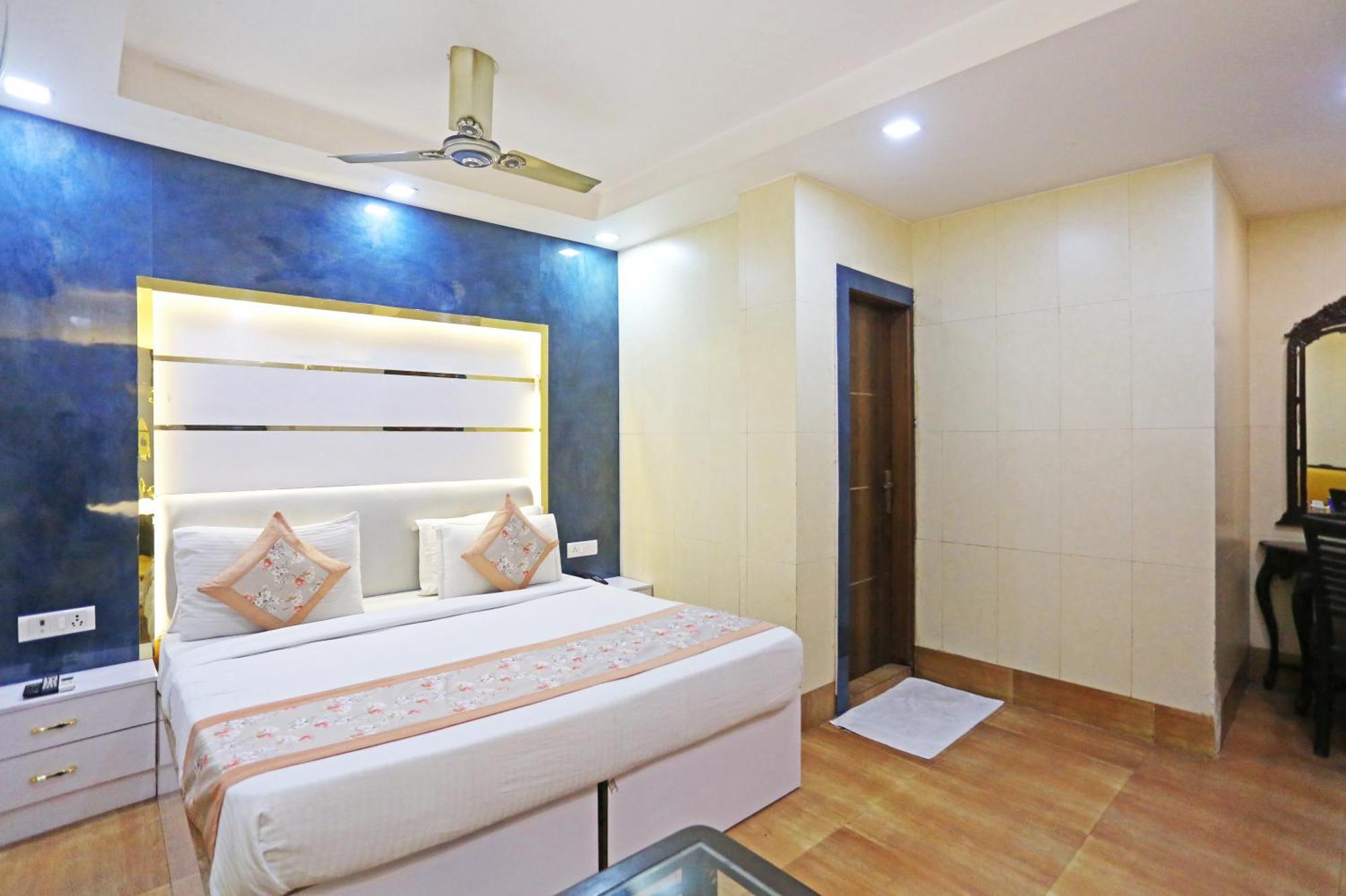 Hotel Preet Palace -5 Mints Walk From Nizamuddin Railway Station Neu-Delhi Exterior foto