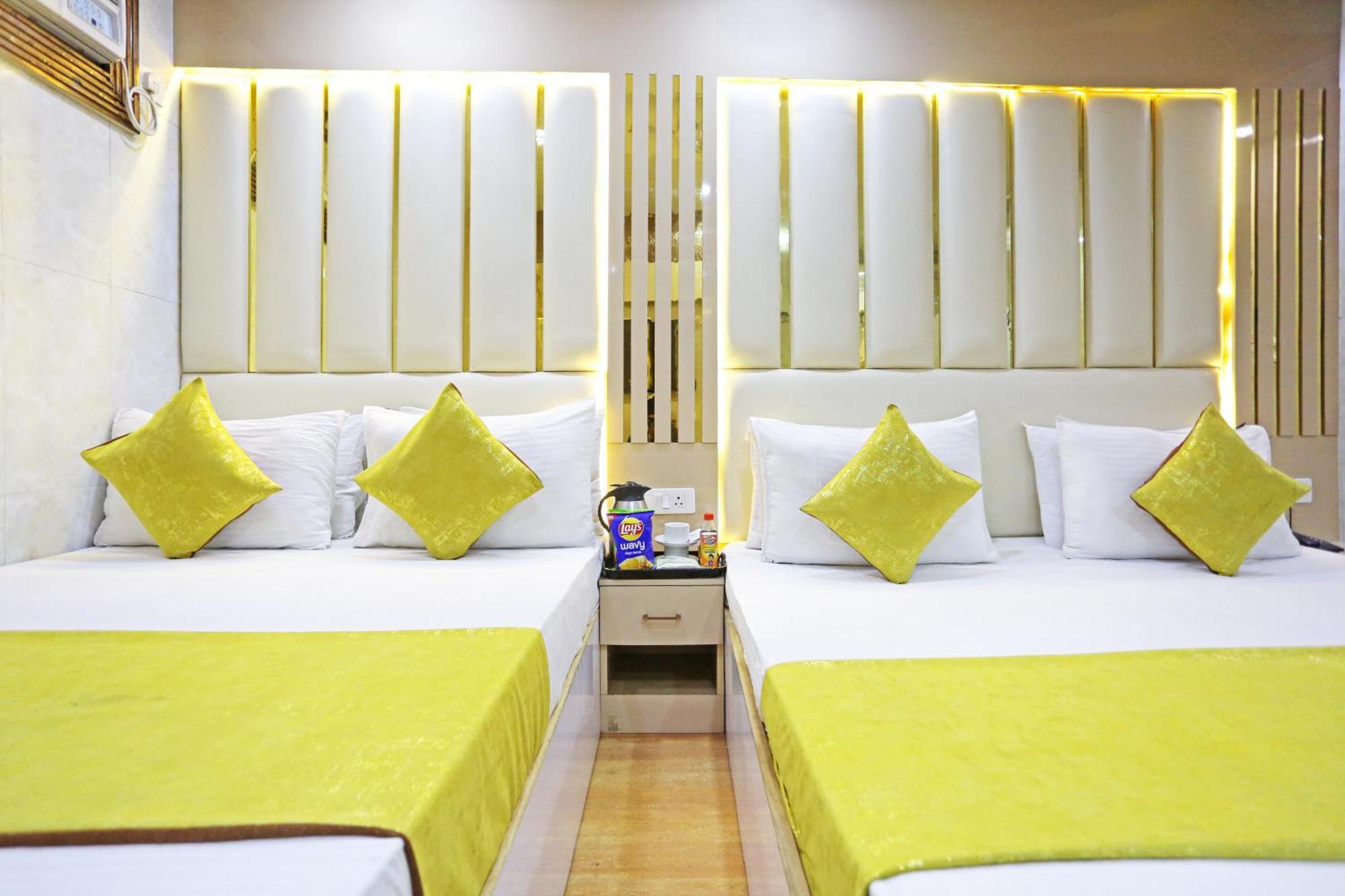 Hotel Preet Palace -5 Mints Walk From Nizamuddin Railway Station Neu-Delhi Exterior foto