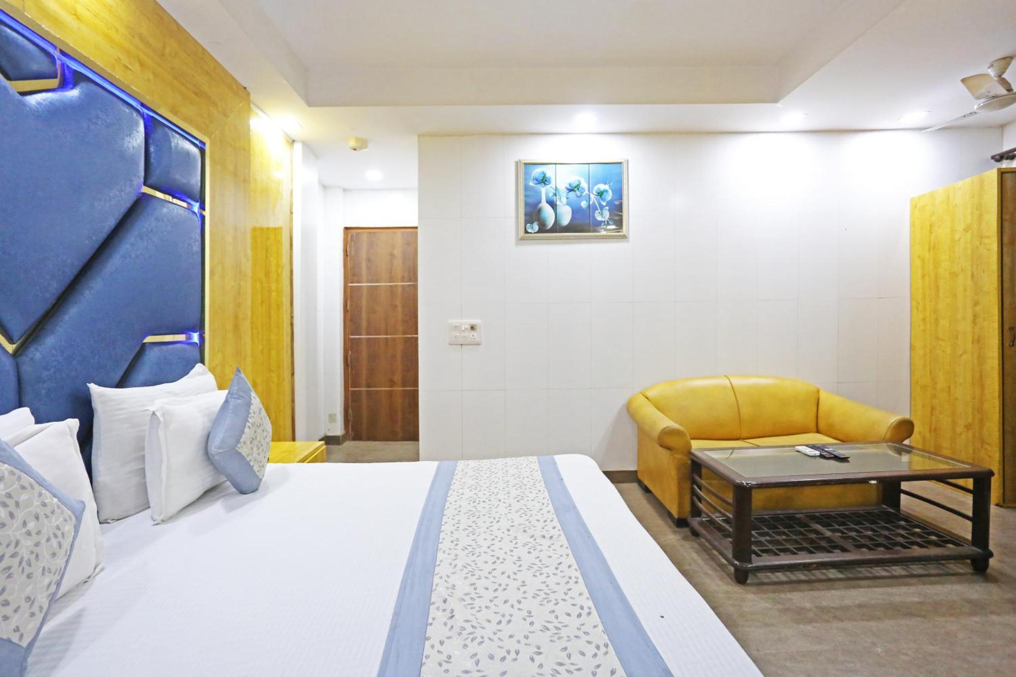 Hotel Preet Palace -5 Mints Walk From Nizamuddin Railway Station Neu-Delhi Exterior foto