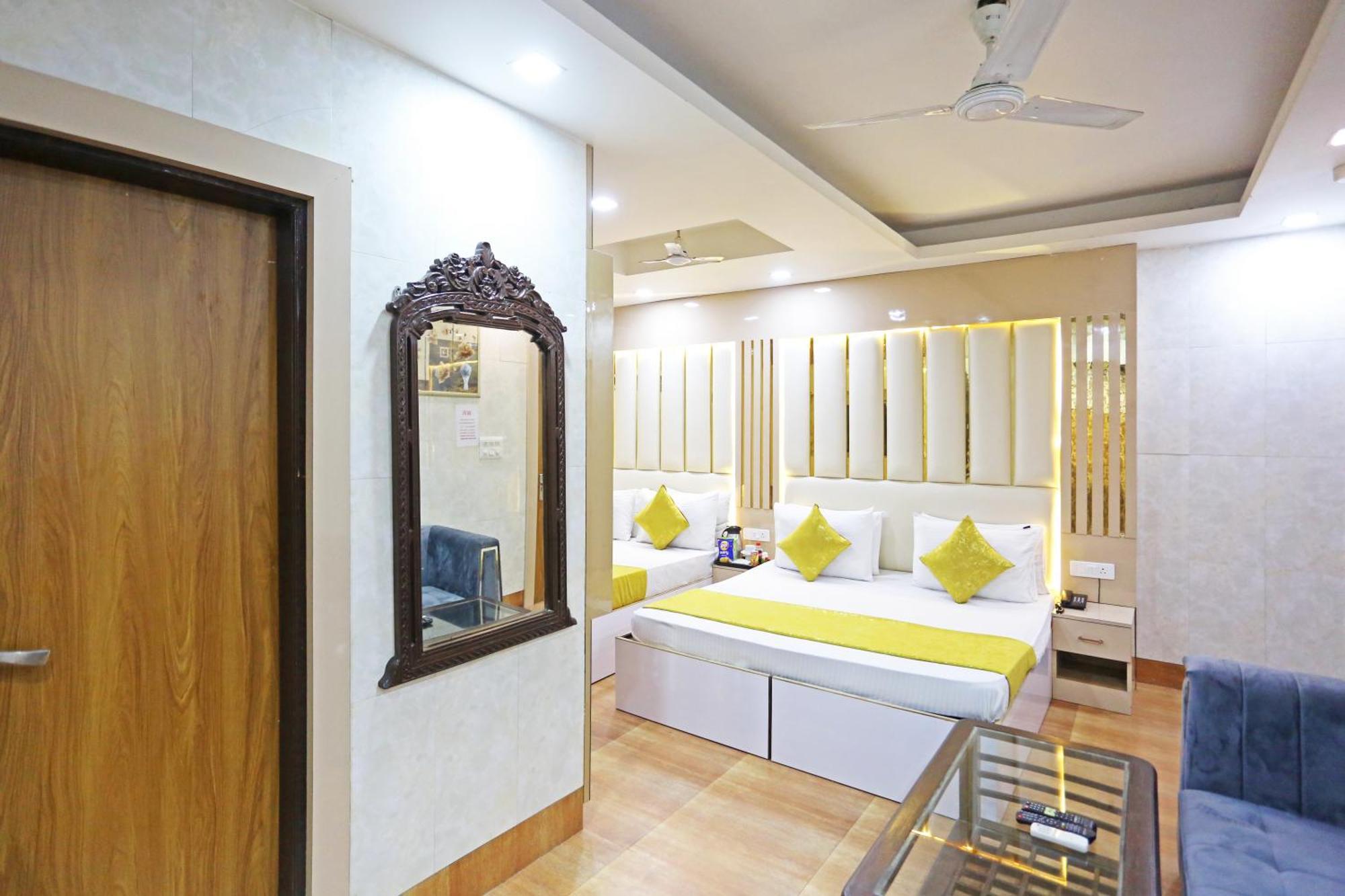 Hotel Preet Palace -5 Mints Walk From Nizamuddin Railway Station Neu-Delhi Exterior foto