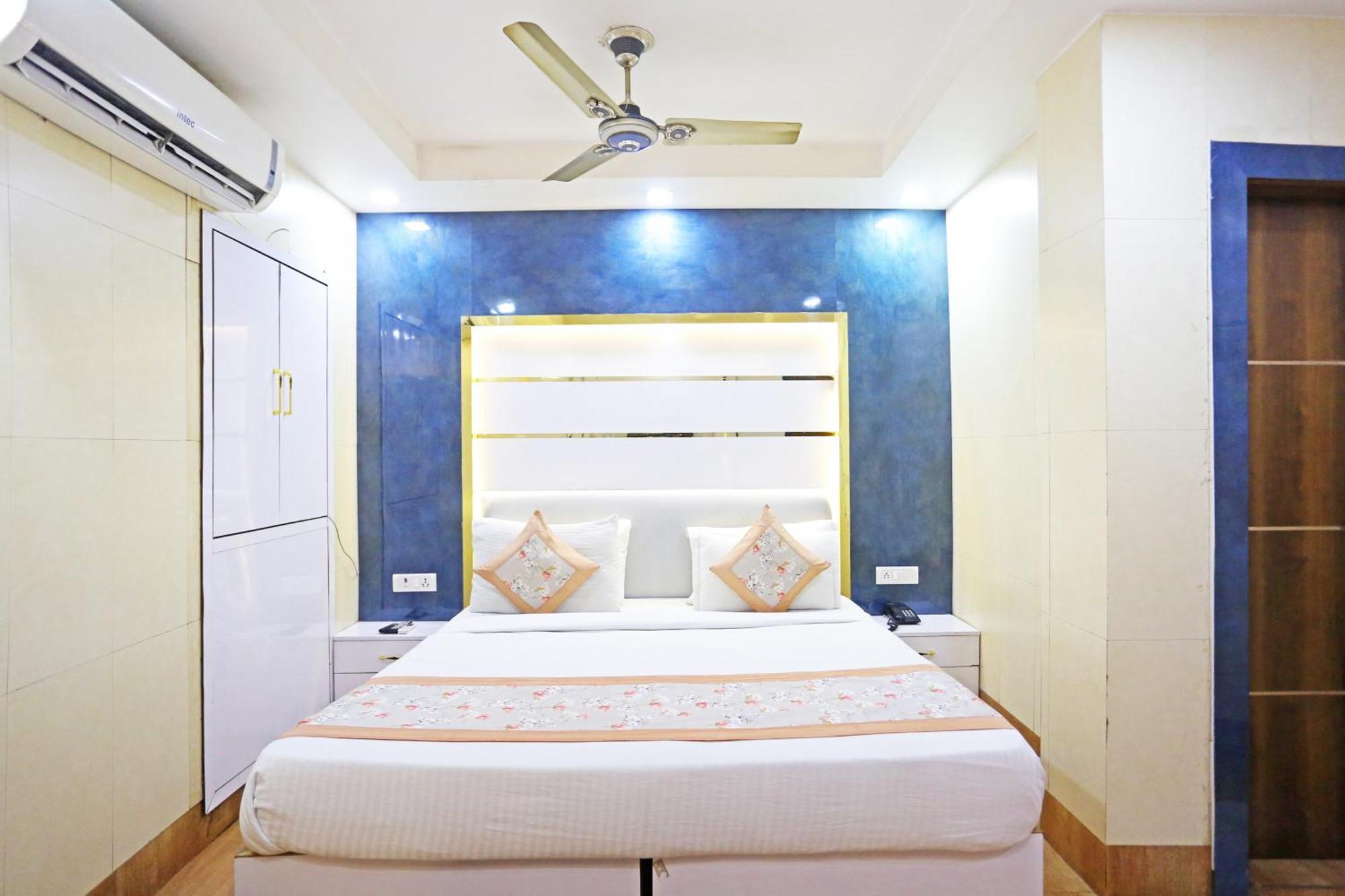 Hotel Preet Palace -5 Mints Walk From Nizamuddin Railway Station Neu-Delhi Exterior foto